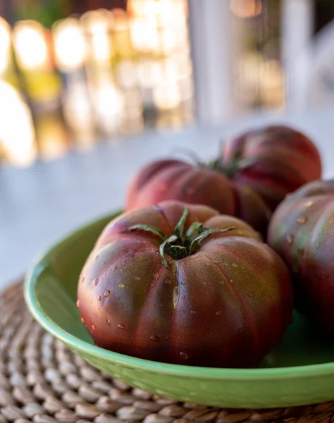 Nova Colheita Tomates Herança Rabanete Roxo Grandes Preto Crimeia Perto — Fotografia de Stock