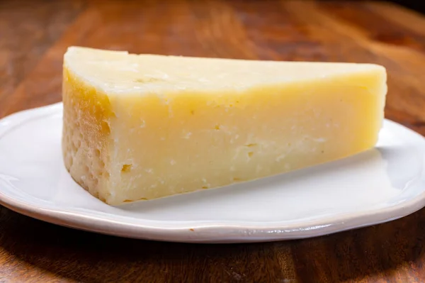 Coleção Queijos Italianos Pecorino Romano Maduro Queijo Duro Feito Ovelha — Fotografia de Stock