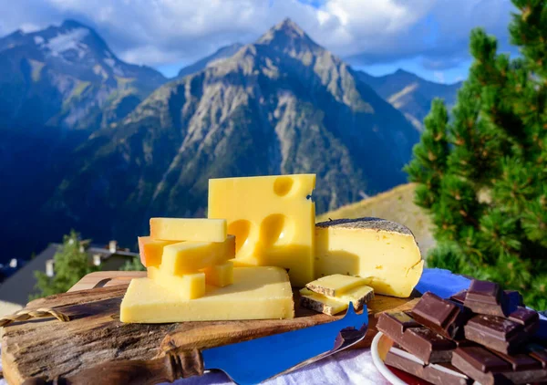 Ost Samling Fransk Beaufort Abondance Emmental Tomme Savoie Ostar Serveras — Stockfoto