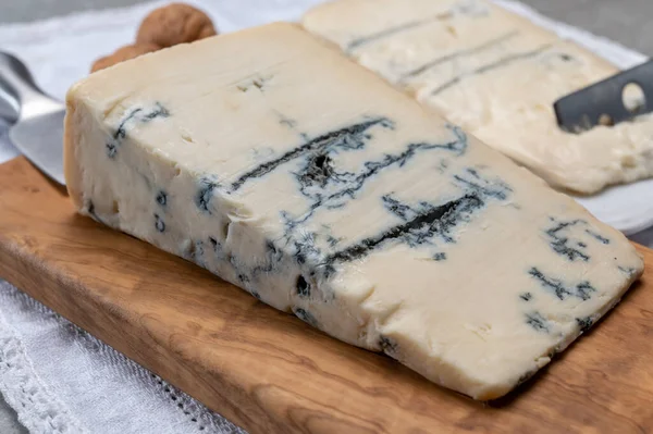 Comida Italiana Mantequilla Queso Azul Firme Hecho Leche Vaca Gorgonzola —  Fotos de Stock