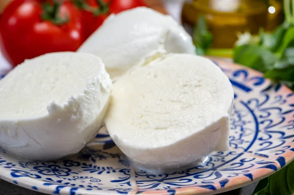 Queso Fresco Italiano Suave Hecho Mano Campania Bolas Blancas Queso — Foto de Stock