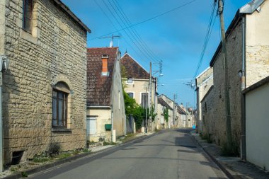 Essoyes ve Celles-sur-Ource, Champagne-Ardennes, Fransa, Avrupa yakınlarındaki Aube şubesinin Cote des Bar bölgesindeki eski köy manzarası