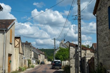 Essoyes ve Celles-sur-Ource, Champagne-Ardennes, Fransa, Avrupa yakınlarındaki Aube şubesinin Cote des Bar bölgesindeki eski köy manzarası
