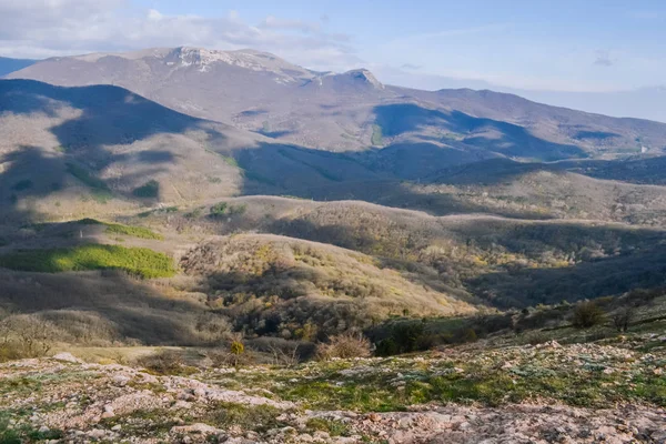 Kaya Çalılar Sis Sonbahar Kırım Dağları Güzel Manzara — Stok fotoğraf