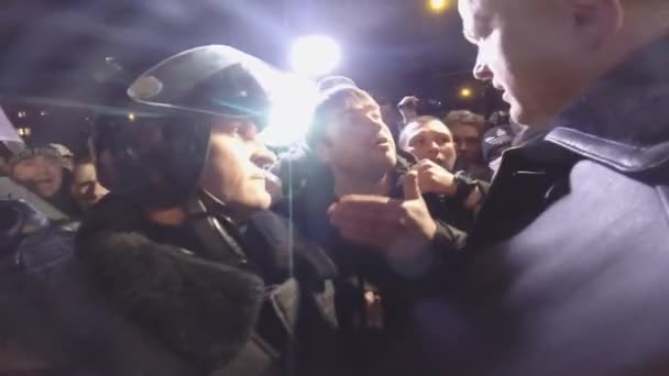 Ukraina Kiev Januari 2014 Skamliga Berkut Korridoren Kiev Dmitriy Bulatov — Stockvideo