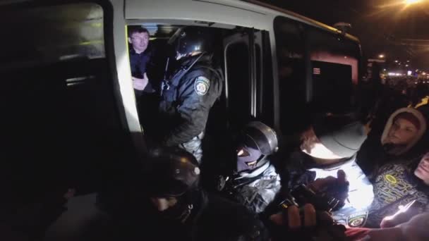 Ucrania Kiev Enero 2014 Vergonzoso Corredor Berkut Kiev Dmitriy Bulatov — Vídeo de stock