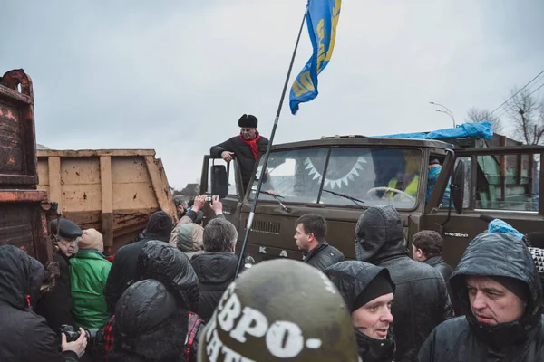 ウクライナ ヤヌコビッチ大統領の家の近くのウクライナ キエフ 2014 デモンストレーション Euromaidan Automaidan — ストック写真