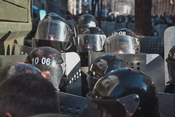 Ukrajna Kiev Február 2014 Berkut Institutskaya Street Emberek Lövés Közben — Stock Fotó