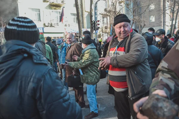 Ukrayna Kiev Şubat 2014 Berkut Insanlar Institutskaya Sokakta Euromaidan Sırasında — Stok fotoğraf