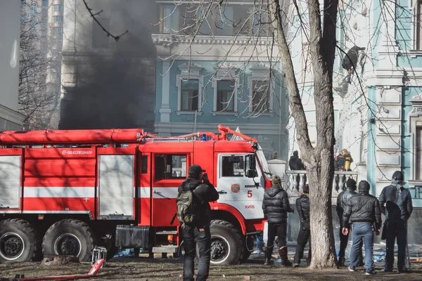Украина Киев Февраля 2014 Года Беркут Стрелял Людей Институтской Улице — стоковое фото
