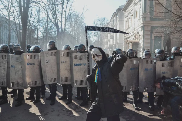 Ukraina Kijów Lutego 2014 Berkut Zdjęcia Osób Institutskaya Street Podczas — Zdjęcie stockowe