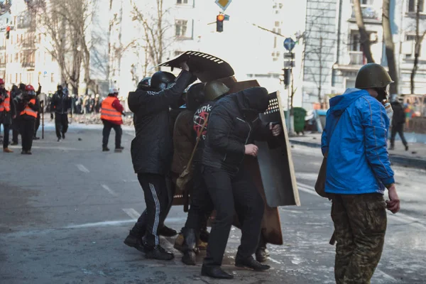 Україна Київ Лютого 2014 Року Беркут Вистрілив Людей Вулиця Інститутська — стокове фото