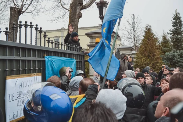 Ουκρανία Κίεβο Φεβρουαρίου 2014 Κατάσχεση Της Προεδρικής Κατοικίας Του Βίκτορ — Φωτογραφία Αρχείου