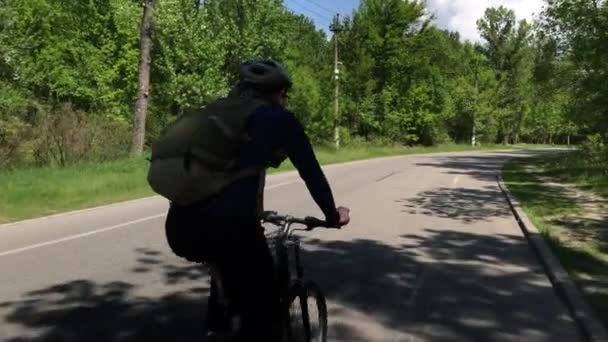 Cyclist Rides Path Park Sunny Day — Stock Video