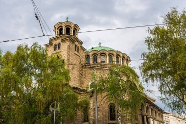 Güneşli bir gün güzel eski kilisede, Bulgaristan