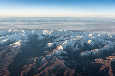 Şafak Gobi Çölü Moğolistan uçaktan gördüm üzerinde
