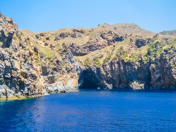 西西里岛利帕里岛附近海域的海叠 — 图库照片