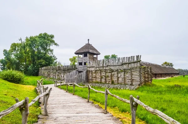 Beroun, Polonya'nın eski köyün ahşap kale