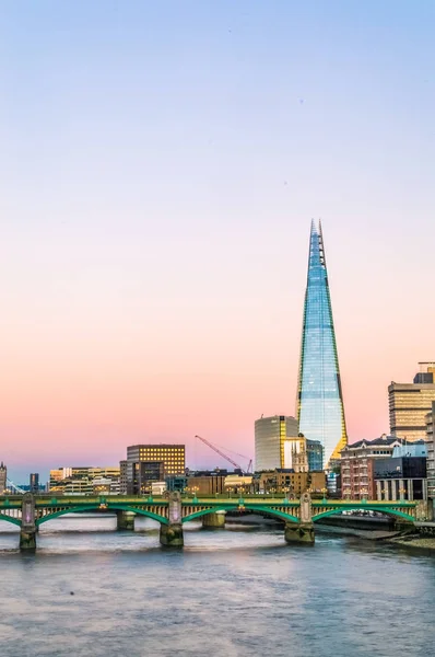 London Storbritannien September 2018 Shard Sky Skrapa Themsen Vid Solnedgången — Stockfoto