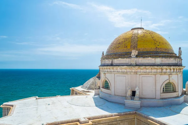 Cadiz Katedrali'nin altın kubbesi, İspanya