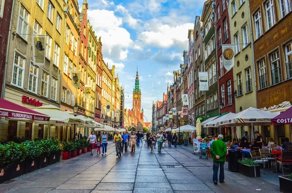 Gdańsk Polska Wrzesień 2018 Ludzie Spacerują Głównej Ulicy — Zdjęcie stockowe