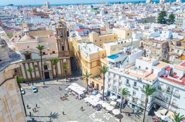 Cadiz, Ispanya-18 Temmuz 2016: Cadiz ana meydanının havadan görünümü 