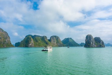 Vietnam, Ha Long Körfezi 'nin güzel manzarası