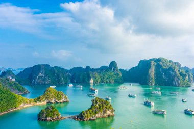 HA LONG BAY, VİETNAM, 6 HAZİRAN 2020: