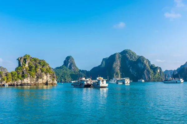 Long Bay Vietnam Januari 2020 Fartyg Den Vackra Long Bay — Stockfoto