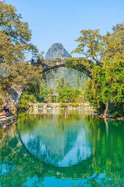 Yangshuo China December 2019 Fuli Bridge Yulong River Countryside Yangshuo — Stock Photo, Image