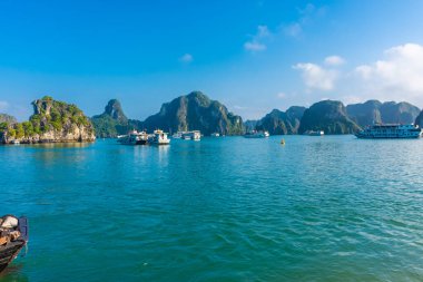 HA LONG BAY, VİETNAM, HAZİRAN 6 2020: