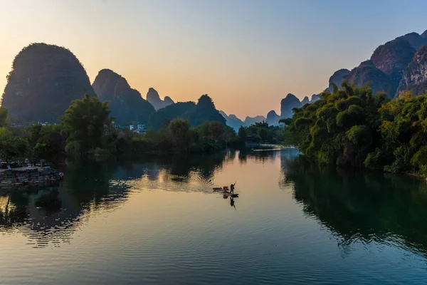 Yangshuo China December 2019 Beautiful Sunset Yulong River Yangshuo Guilin — Stock Photo, Image