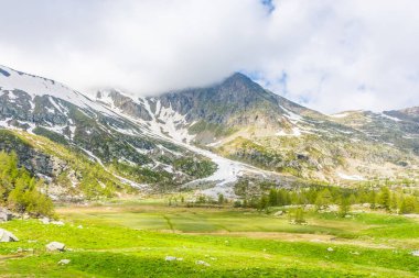 Alp manzarası Gran Paradiso Ulusal Parkı, Piedmont, İtalya