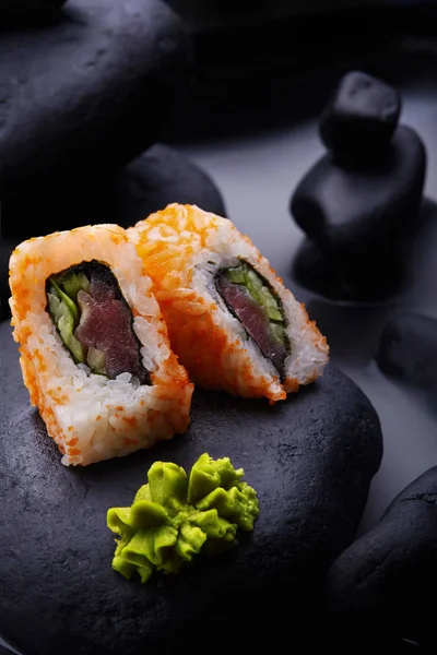 Close Sushi Nigiri Eel Set Sushi Подробнее Темном Камне Туманом — стоковое фото