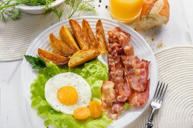 Kaya gibi gri bir doku. Taş.