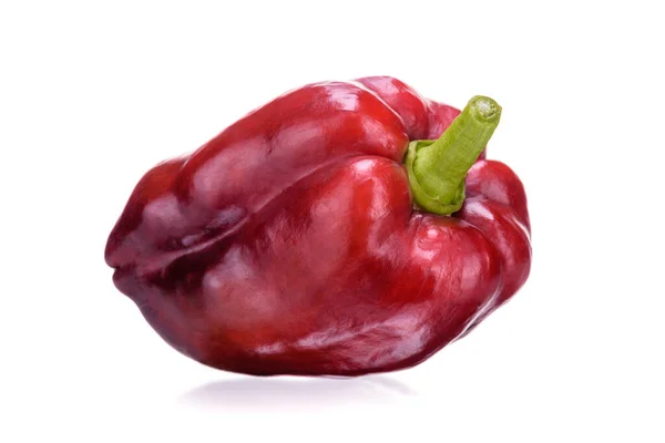 甜甜的红辣椒 背景是白色的特写 新鲜多汁蔬菜 — 图库照片