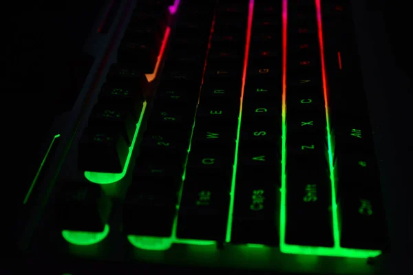 Computertoetsenbord Met Gekleurde Lettertoetsen — Stockfoto