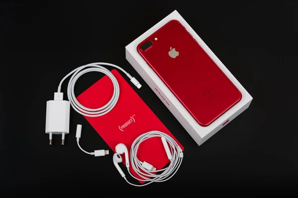 Burgas Bułgaria Sierpień 2018 Apple Iphone Red Special Edition Czarnym — Zdjęcie stockowe
