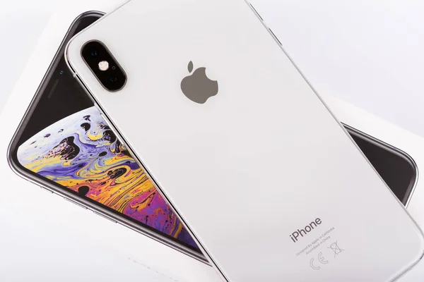Burgas Bułgaria Listopada 2018 Apple Iphone Max Silver Białym Tle — Zdjęcie stockowe