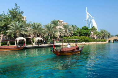 Madinat Jumeirah lüks Resort otel Burj Al Arab, Dubai, Birleşik Arap Emirlikleri - 7 Aralık 2016: görünüm.