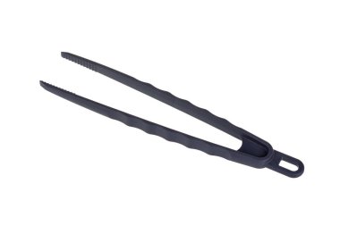 Siyah plastik gıda maşa beyaz arka plan üzerinde izole