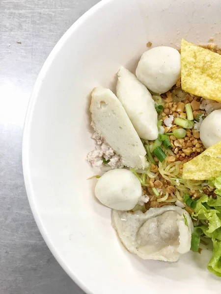 Asya yemekleri konsepti. Lezzetli yemek. Yakın çekim.