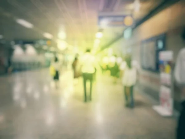 Verschwommene Menschen Bahnhof Reisekonzept — Stockfoto