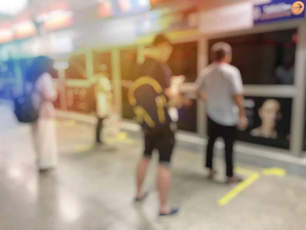 Personas Borrosas Sala Del Aeropuerto Esperando Vuelo — Foto de Stock