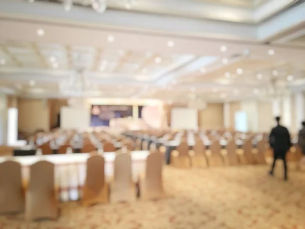 Education concept, Abstract blurred background image of students and business people studying and discuss in large hall profession seminar with screen and projector for showing information. — Stock Image Education Concept Abstract Blurred Background Image Students Business People Studying Stock Image