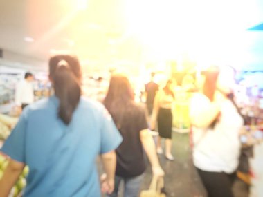 Grup alışveriş insan bulanık görüntü. Alışveriş kavramı.