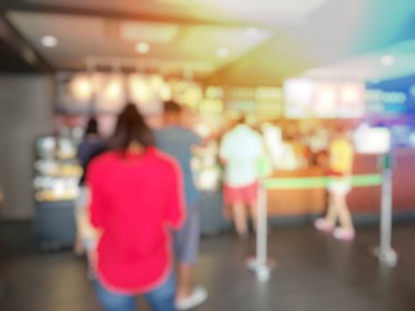 İnsanların Havaalanı salonunda bulanık görüntü 