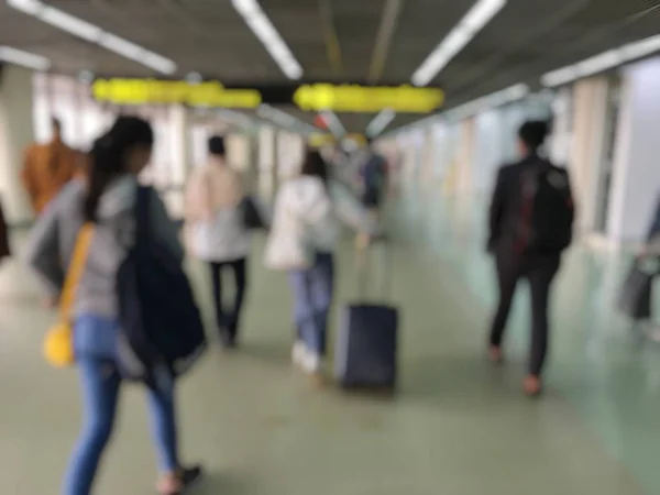 Immagine Sfocata Delle Persone Nella Hall Dell Aeroporto — Foto Stock