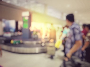 İnsanların Havaalanı salonunda bulanık görüntü 