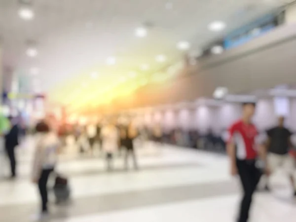 Unerkennbarer Tourist Geht Flughafenhalle — Stockfoto